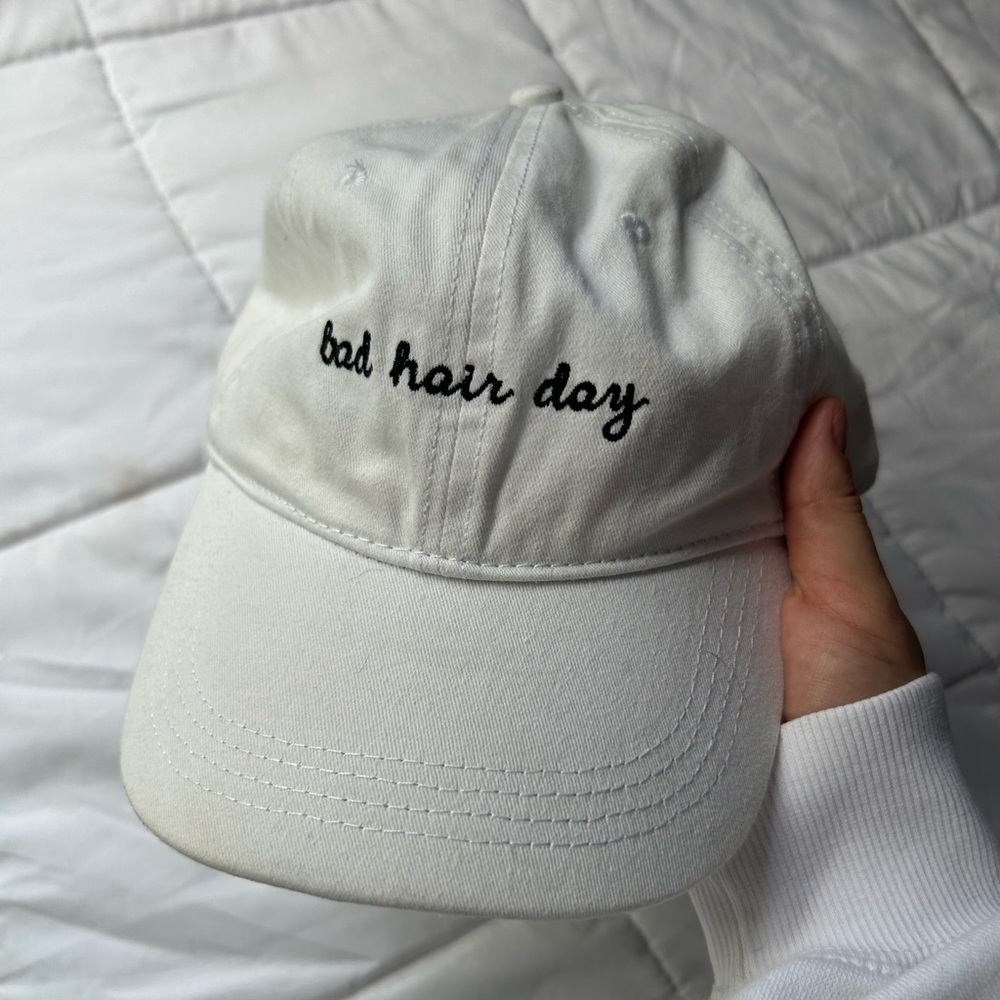 NEW WHITE BASEBALL HAT ✨